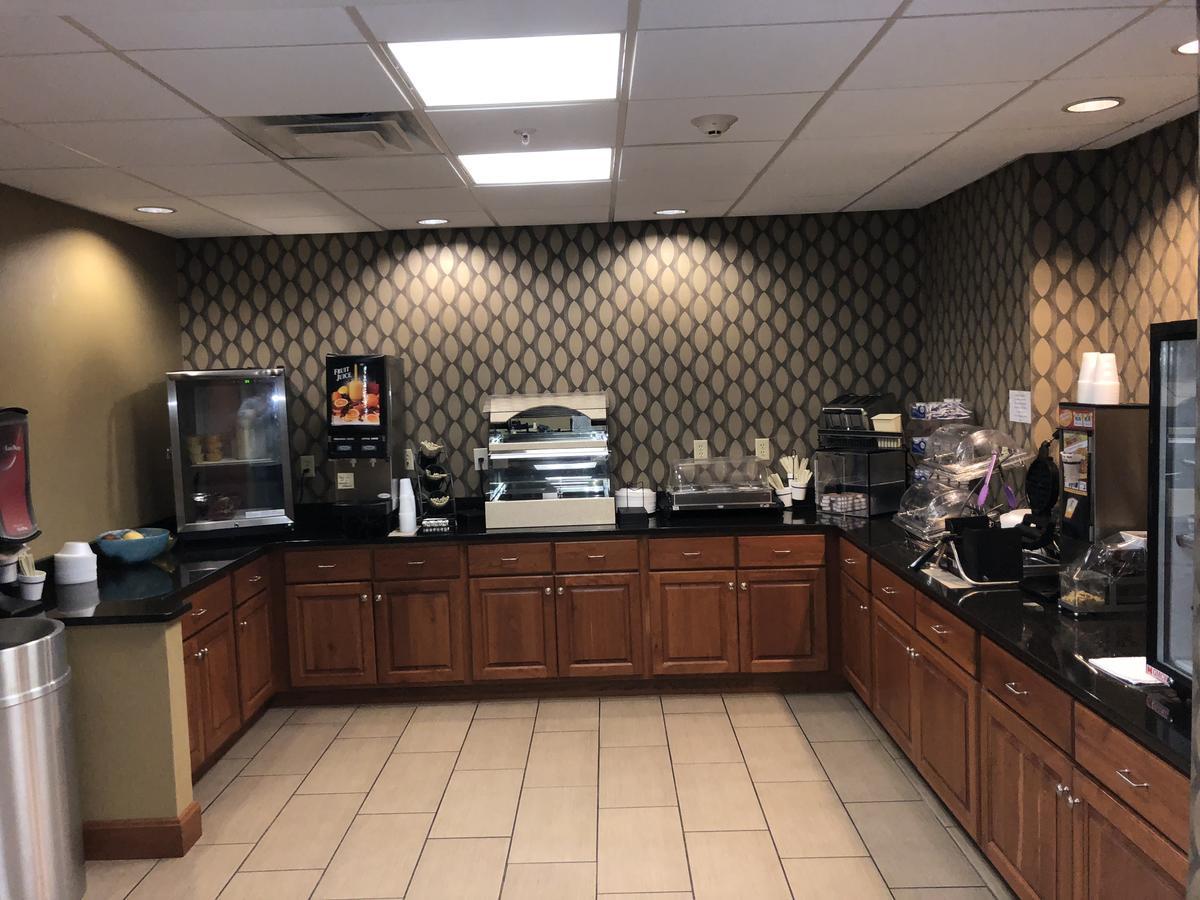 Countryview Inn & Suites Robinson エクステリア 写真