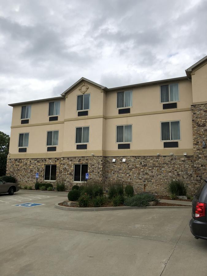 Countryview Inn & Suites Robinson エクステリア 写真