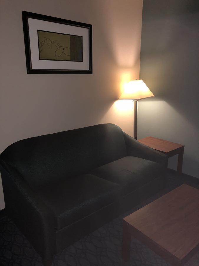 Countryview Inn & Suites Robinson エクステリア 写真