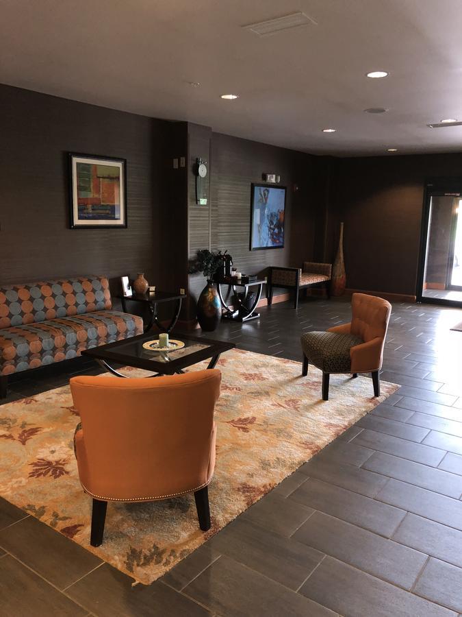 Countryview Inn & Suites Robinson エクステリア 写真