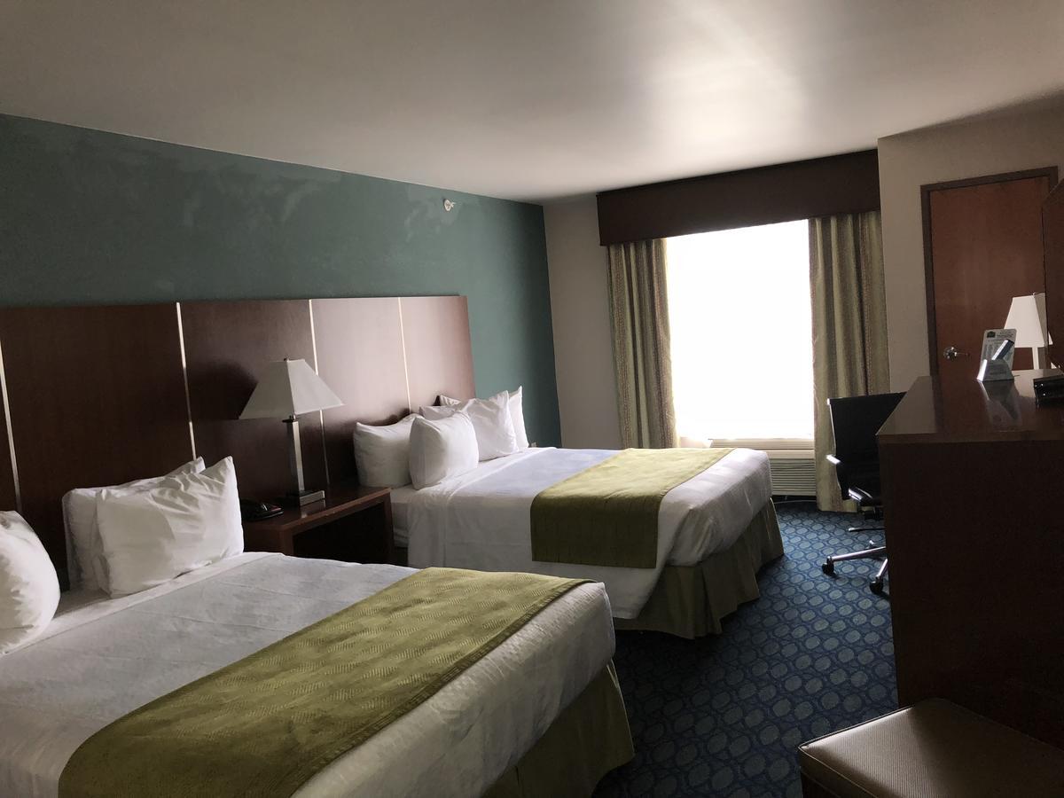 Countryview Inn & Suites Robinson エクステリア 写真
