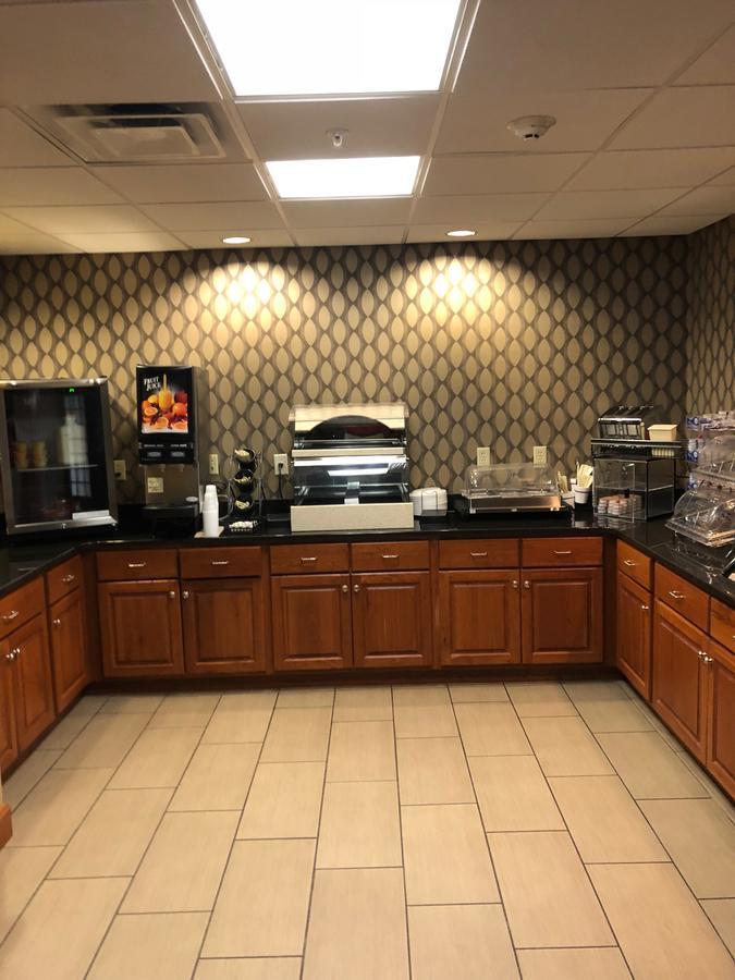 Countryview Inn & Suites Robinson エクステリア 写真