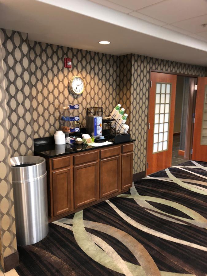 Countryview Inn & Suites Robinson エクステリア 写真