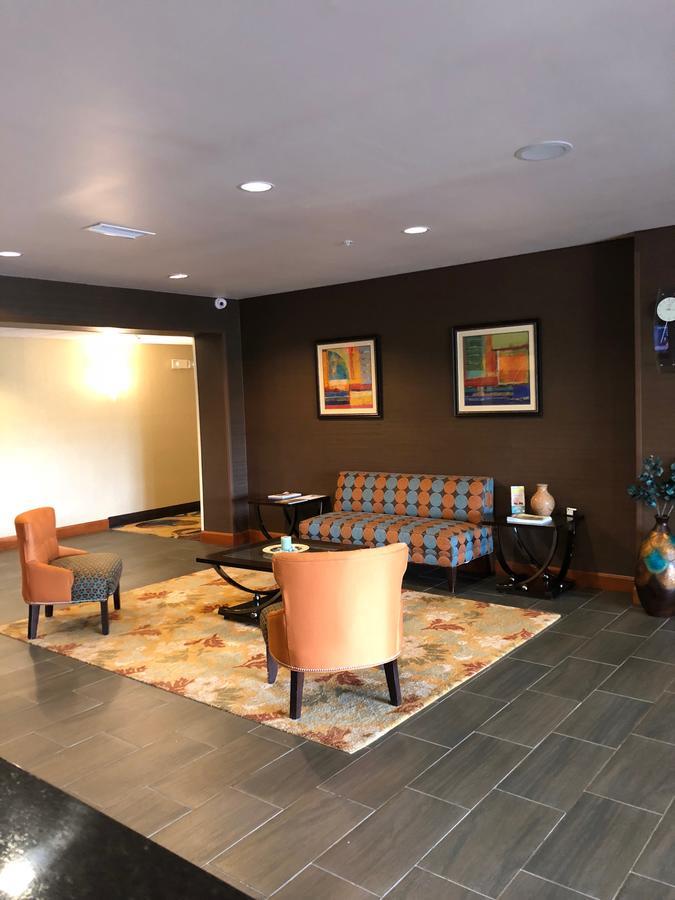 Countryview Inn & Suites Robinson エクステリア 写真
