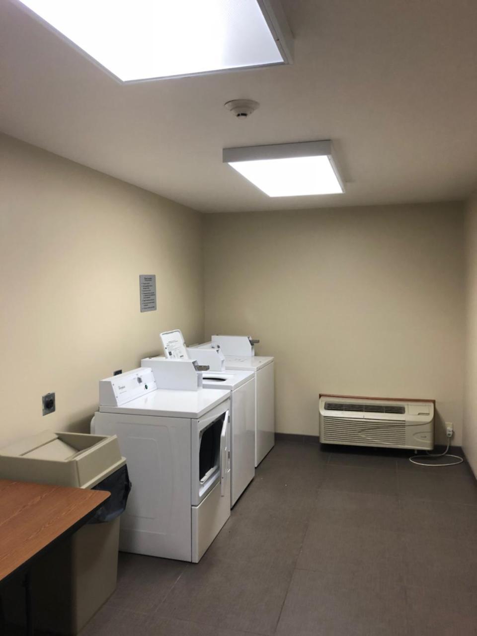 Countryview Inn & Suites Robinson エクステリア 写真