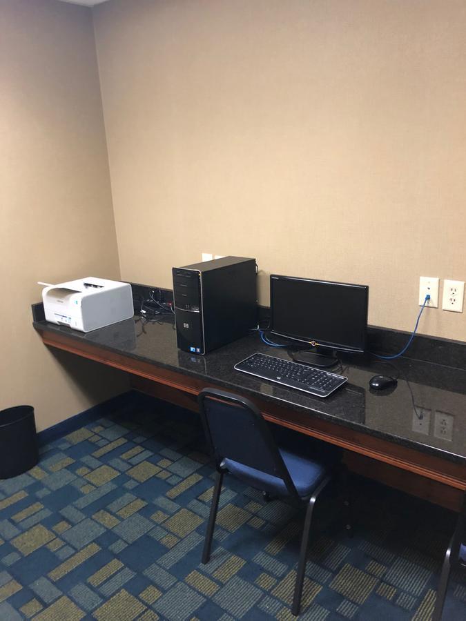 Countryview Inn & Suites Robinson エクステリア 写真