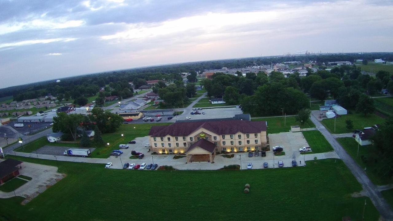 Countryview Inn & Suites Robinson エクステリア 写真